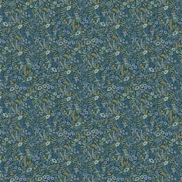 Papel pintado estilo estampado floral en tonos verdes y azules sobre fondo azul Tapestry RI5126