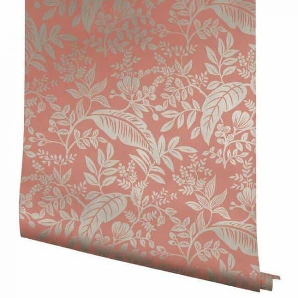 Papel pintado estilo hojas en color dorado metálico sobre fondo naranja Canopy RI5135