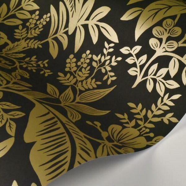 Papel pintado estilo hojas en color dorado metálico sobre fondo negro Canopy RI5139