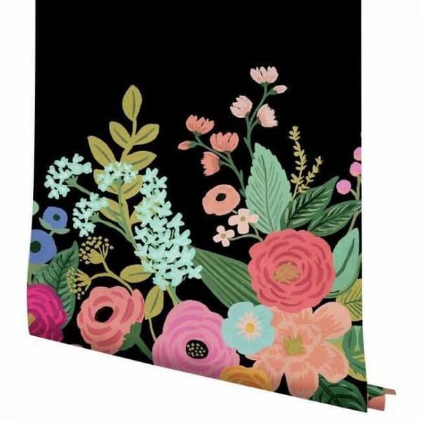 Mural de papel pintado estilo estampado floral multicolor sobre fondo negro Garden Party RI5192M