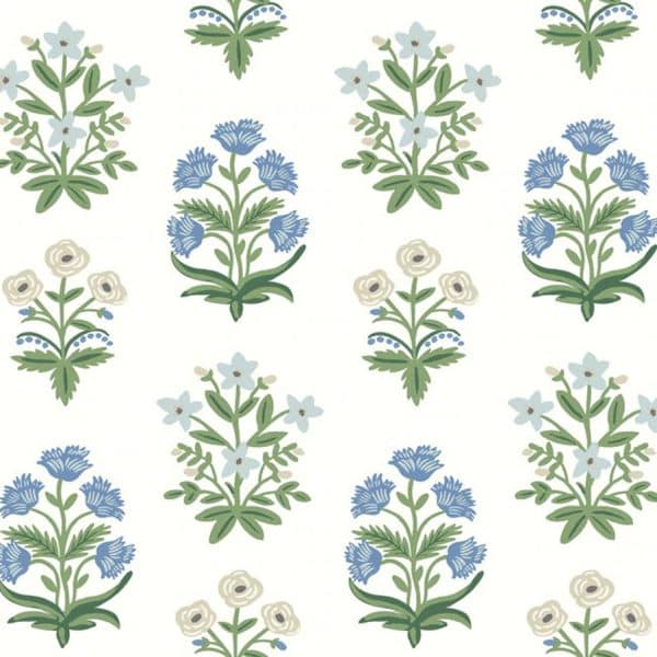 Papel pintado estampado flores de color azul Mughal Rose RP7347